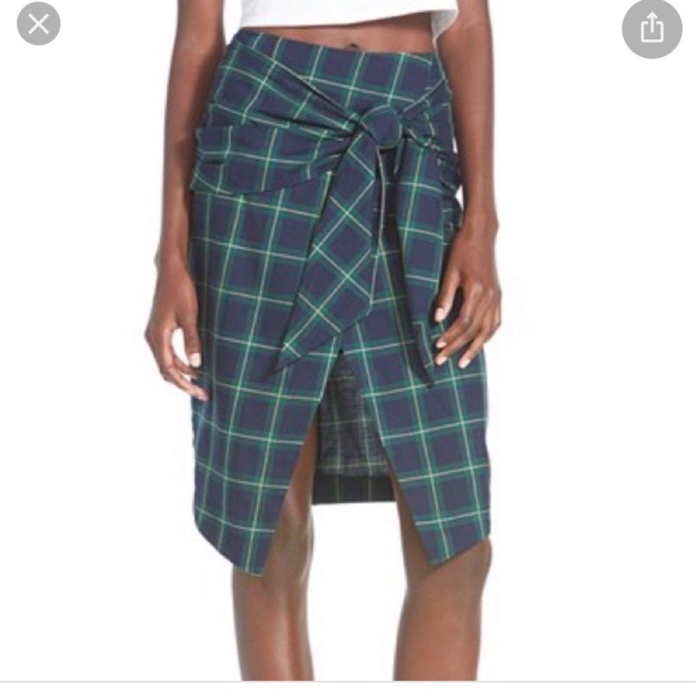 JOA Plaid Front Tie Skirt